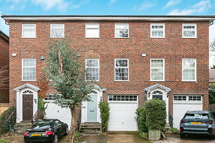 4 Bedroom Town House For Sale In Heatherdale Close, Kingston Upon Thames, KT2
