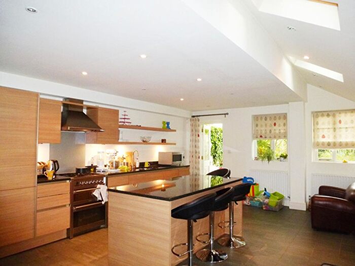 3 Bedroom Property To Rent In Reckitt Road, Chiswick, London, W4