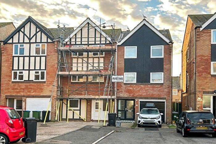 5 Bedroom Terraced House To Rent In Mallett Close, Seaford, East Sussex, BN25