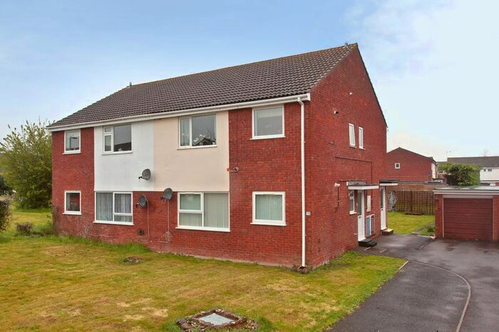 2 Bedroom Flat To Rent In Newbarn Park Road, Taunton TA1