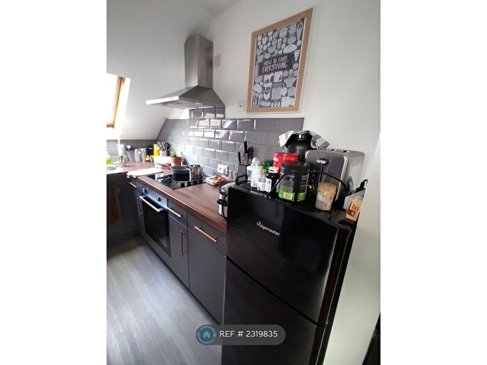 Studio To Rent In West Grove Court, Cardiff, CF24