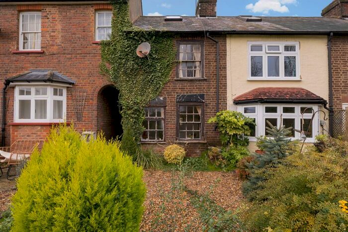 1 Bedroom Character Property For Sale In Nursery Terrace, Potten End, Berkhamsted, HP4