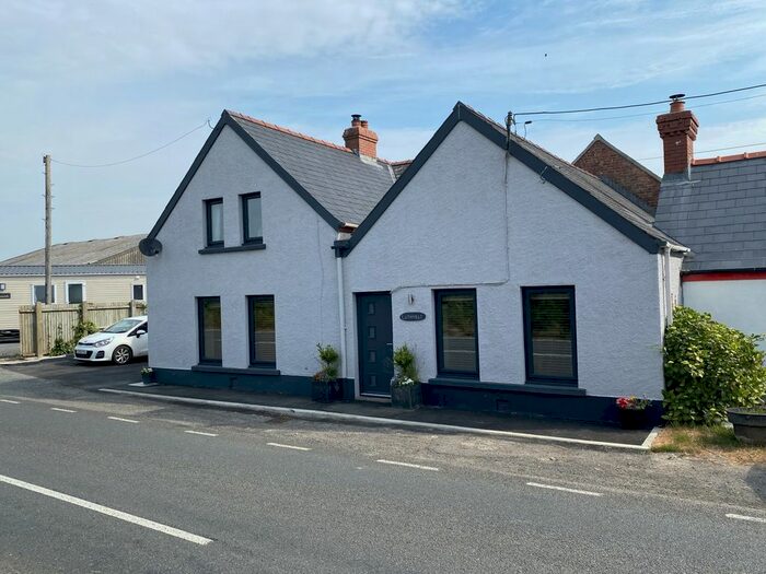 3 Bedroom Semi-Detached House For Sale In Clithville, Loveston, Kilgetty, Pembrokeshire, SA68