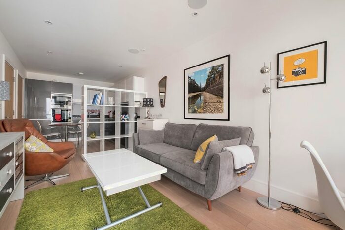 1 Bedroom Flat To Rent In Warner Street, London, EC1R