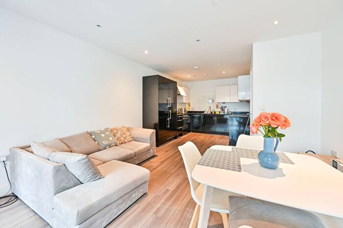 2 Bedroom Flat To Rent In Spa Road, Bermondsey, SE16