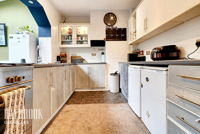 3 Bedroom Semi Detached House For Sale In Cobnar Avenue, Sheffield, S8