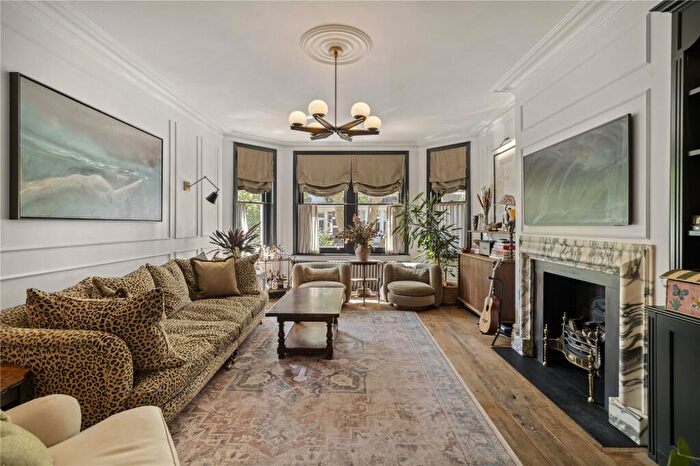 2 Bedroom Apartment For Sale In Riverview Gardens, Barnes, London, SW13
