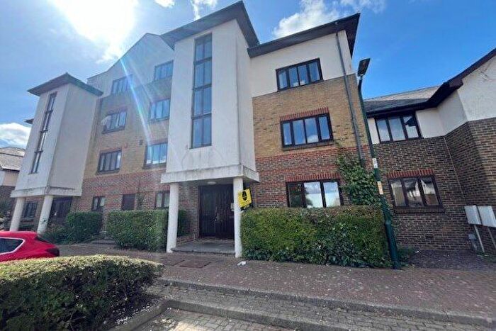 1 Bedroom Flat To Rent In Semple Gardens, Chatham, ME4