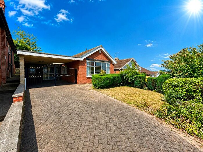 3 Bedroom Bungalow For Sale In Gedling Road, Arnold, Nottingham, NG5
