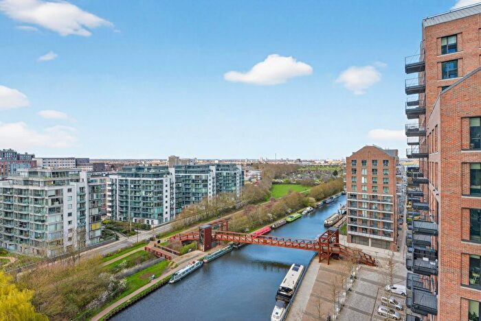 2 Bedroom Flat For Sale In Hale, Ferry Lane, London, N17