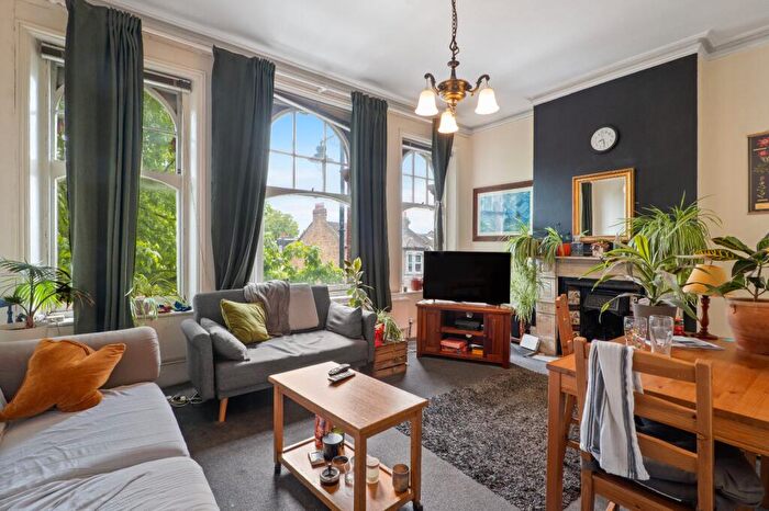 4 Bedroom Maisonette To Rent In Highbury Park, Islington, N5