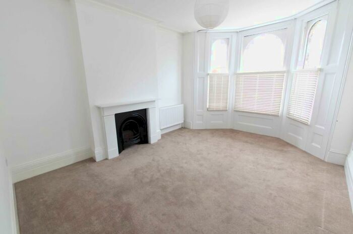 1 Bedroom Flat To Rent In Gladstone Terrace, BN2