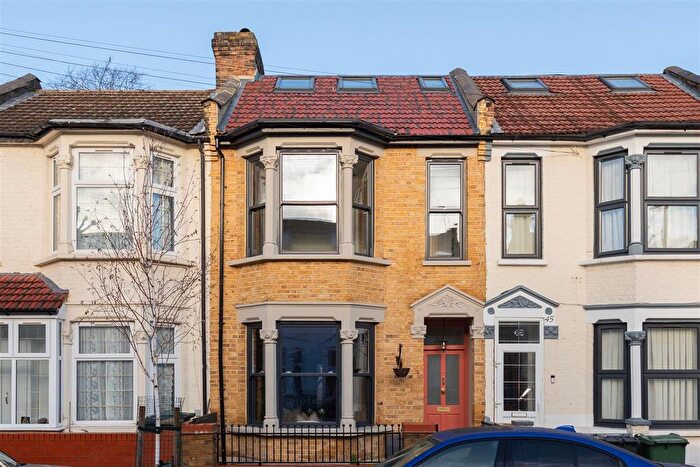 4 Bedroom Terraced House For Sale In Livingstone Road, Walthamstow, E17