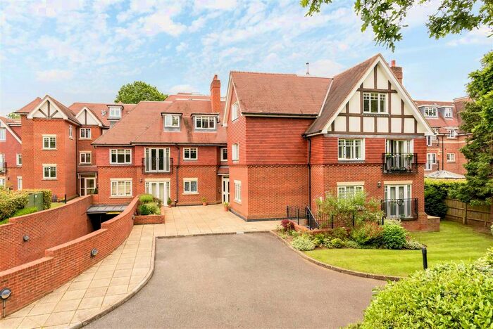 2 Bedroom Property To Rent In Bridgewater Road, Weybridge, KT13