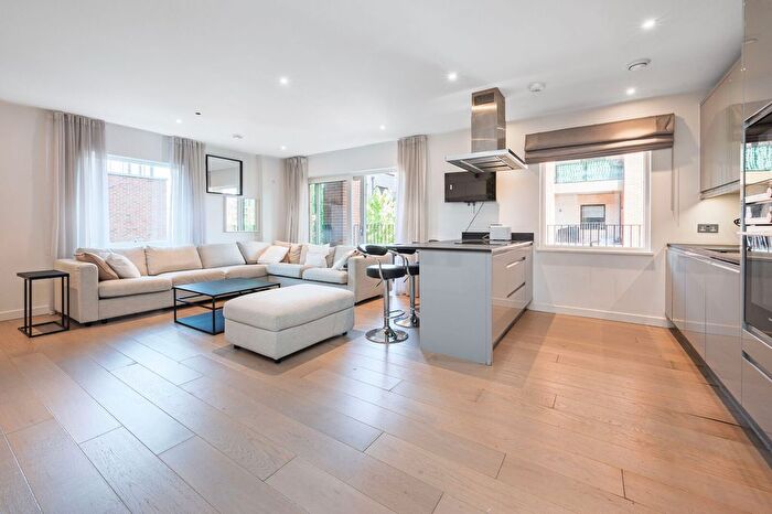 3 Bedroom Flat To Rent In Thonrey Close, Colindale, London, NW9