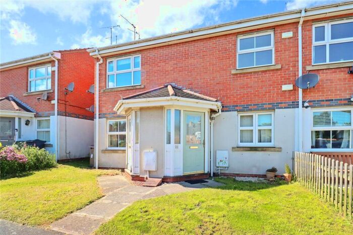 2 Bedroom Flat To Rent In Hillheads Court, Whitley Bay, Tyne And Wear, NE25