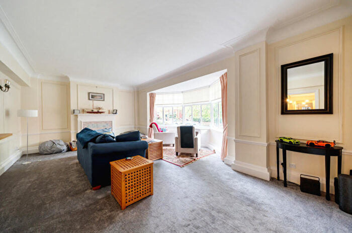 5 Bedroom Apartment To Rent In Eton Avenue, Belsize Park, London, NW3