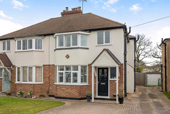 3 Bedroom Semi Detached House For Sale In Lindsay Road, New Haw, KT15