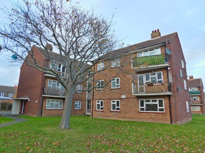 3 Bedroom Flat To Rent In Eastern Road, Portsmouth, PO3