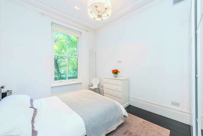 2 Bedroom Maisonette To Rent In Finborough Road, Earls Court, London, SW10