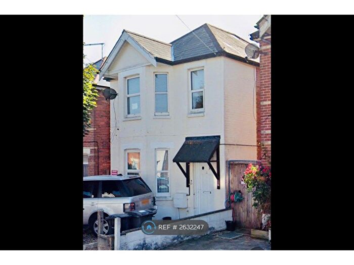 2 Bedroom Flat To Rent In Paisley Road, Bournemouth, BH6