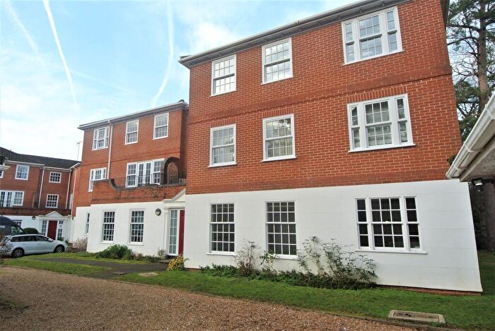 2 Bedroom Apartment To Rent In Weybridge, KT13