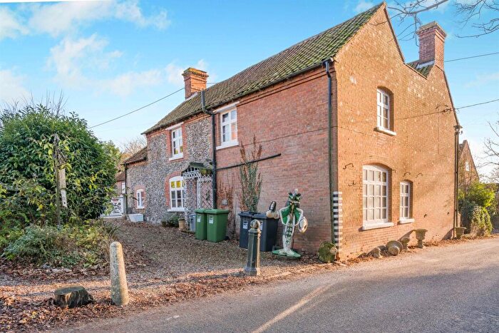 6 Bedroom Character Property For Sale In The Street, Thornage, Holt, NR25