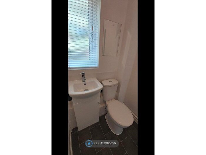 2 Bedroom Flat To Rent In Baron Court, Stevenage, SG1