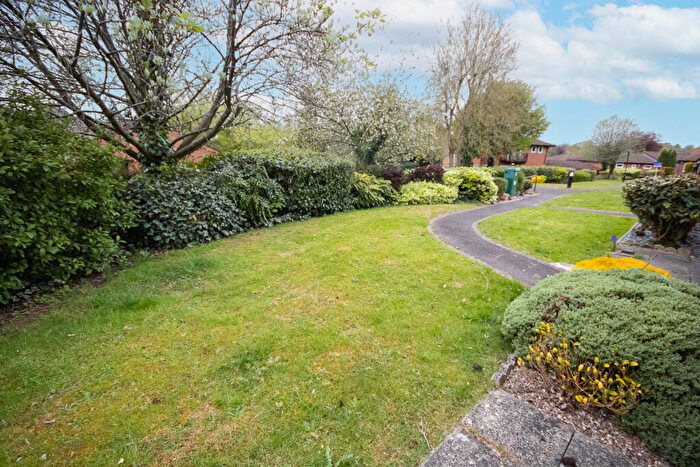 2 Bedroom Bungalow For Sale In Meadowlark Grove, Oakwood, DE21