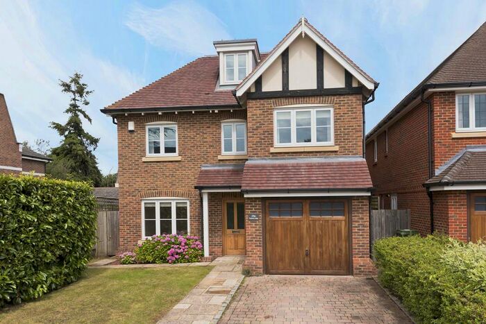 6 Bedroom Detached House To Rent In Castle Road, Weybridge, KT13