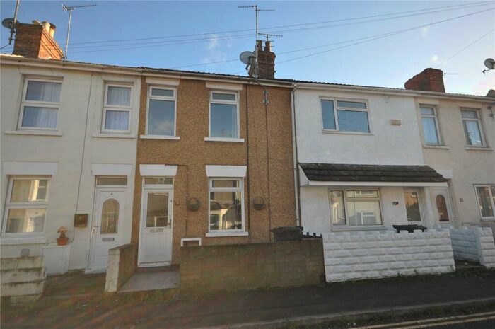 3 Bedroom Terraced House To Rent In William Street, Swindon, SN1