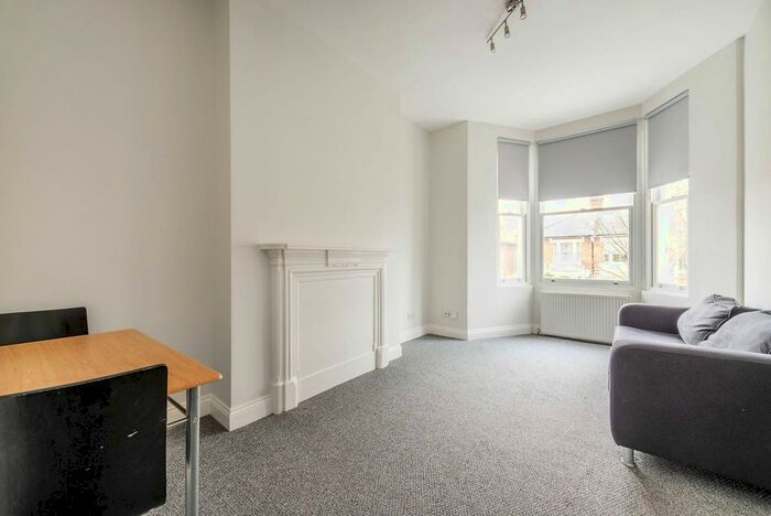 2 Bedroom Flat To Rent In Highlever Road, North Kensington, London, W10