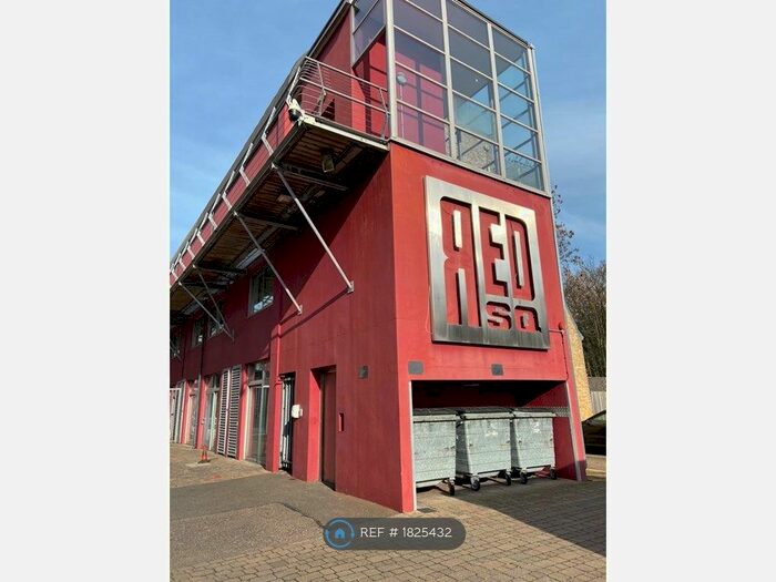 2 Bedroom Flat To Rent In Red Square, London, N16