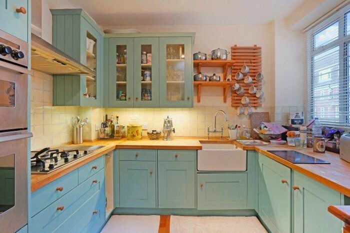 2 Bedroom Flat To Rent In Watchfield Court, London, W4