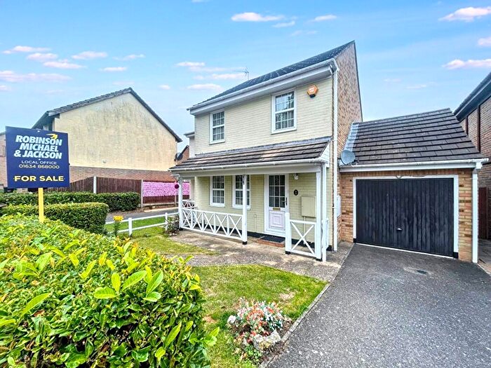 3 Bedroom Semi-Detached House For Sale In Mayford Road, Lordswood, Kent, ME5