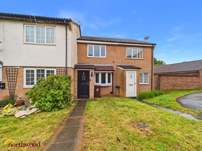 2 Bedroom Terraced House To Rent In Amberley Court, Banbury, OX16