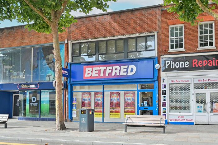 2 Bedroom Flat To Rent In Watford High Street, Watford, WD17