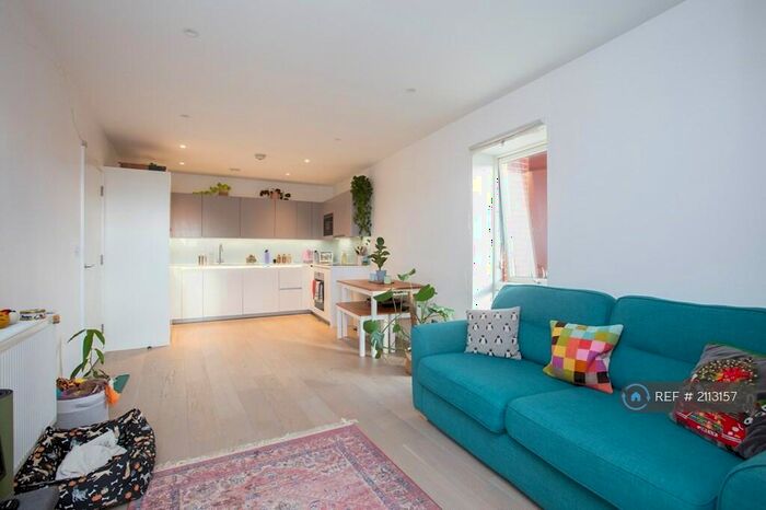 2 Bedroom Flat To Rent In Collins Building, London, NW2