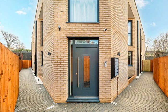 1 Bedroom Flat For Sale In Acacia Road, Streatham, SW16