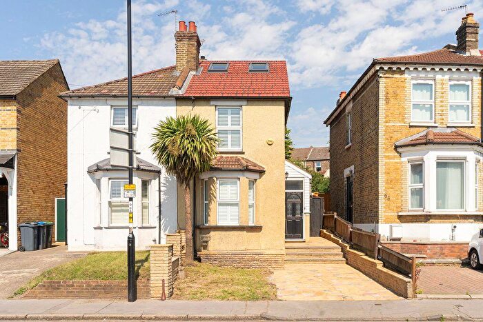 3 Bedroom Semi Detached House For Sale In Selsdon Road, South Croydon, CR2