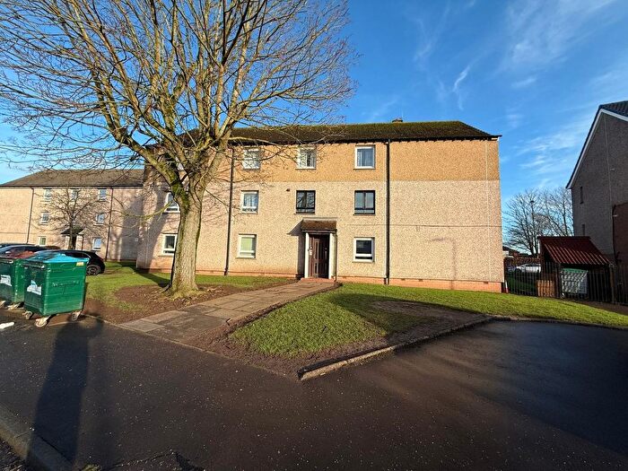 3 Bedroom Flat To Rent In Finlow Terrace, Dundee, DD4