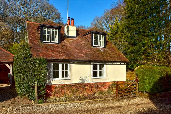 2 Bedroom Detached House To Rent In Colmore Lane, Kingwood, Henley-On-Thames, Oxfordshire, RG9