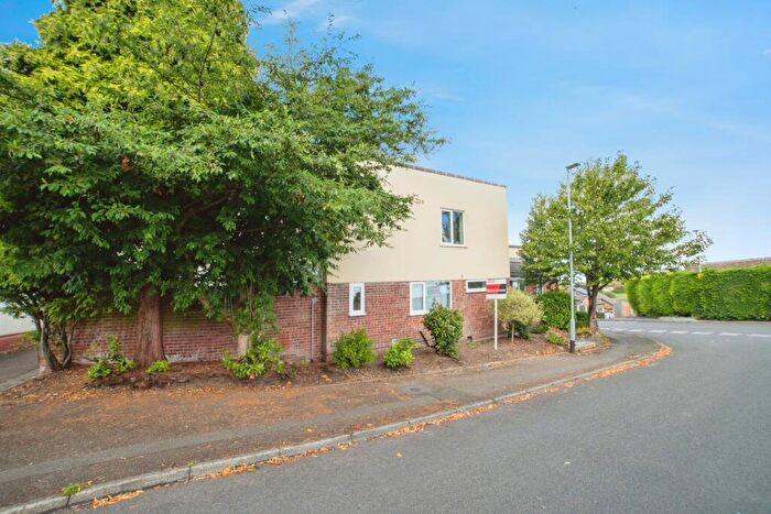 3 Bedroom Detached House For Sale In Springwood View Close, Sutton-in-Ashfield, Nottinghamshire, NG17