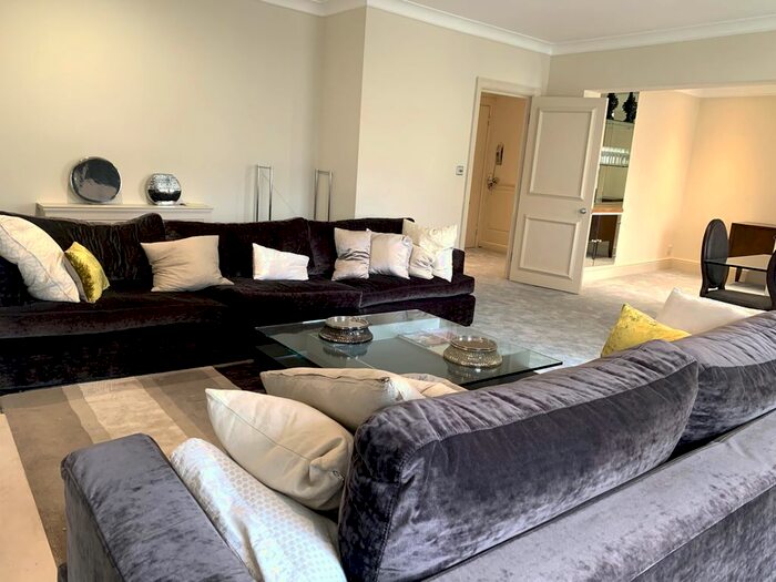 2 Bedroom Flat To Rent In Eaton Square, London, SW1W