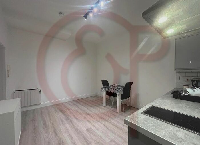 1 Bedroom Flat To Rent In High Street, Acton, W3