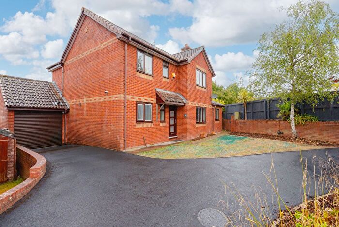 4 Bedroom Detached House For Sale In Avranches Avenue, Crediton, EX17