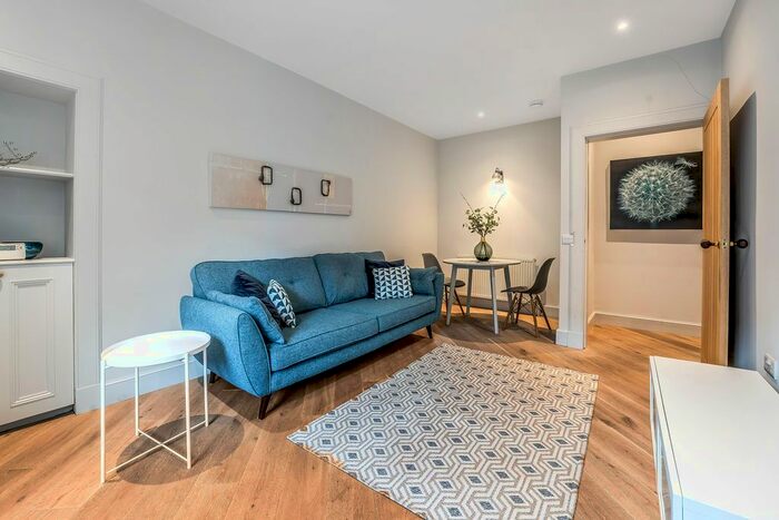 1 Bedroom Flat To Rent In Avondale Place, Stockbridge, Edinburgh, EH3