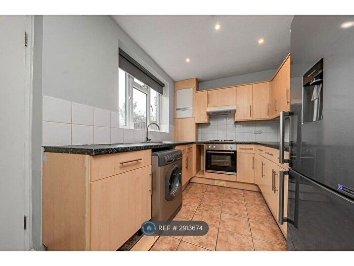 2 Bedroom Terraced House To Rent In Trelawney Avenue, Slough, SL3