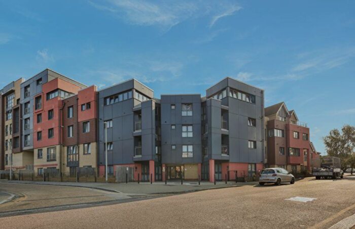 2 Bedroom Apartment For Sale In Bramley Crescent, Ilford, London, IG2