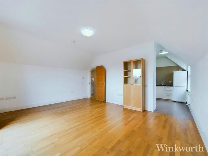 2 Bedroom Flat To Rent In Amherst Road, London, W13